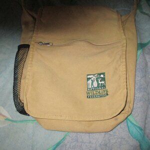 national widlife federation carry bag tan with long adjustable handle used once